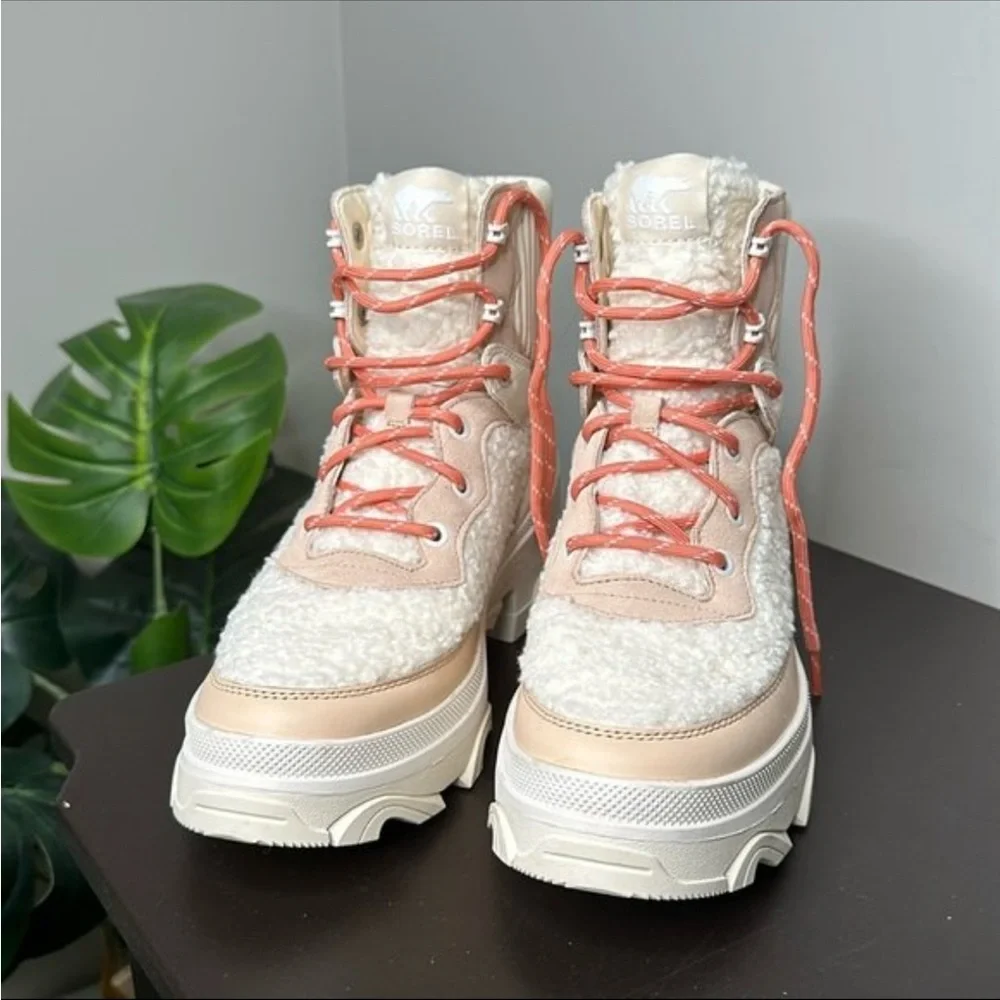 Sorel Brex Boot Cozy Lace in Nova Sand / Sea Salt - Picture 2 of 9
